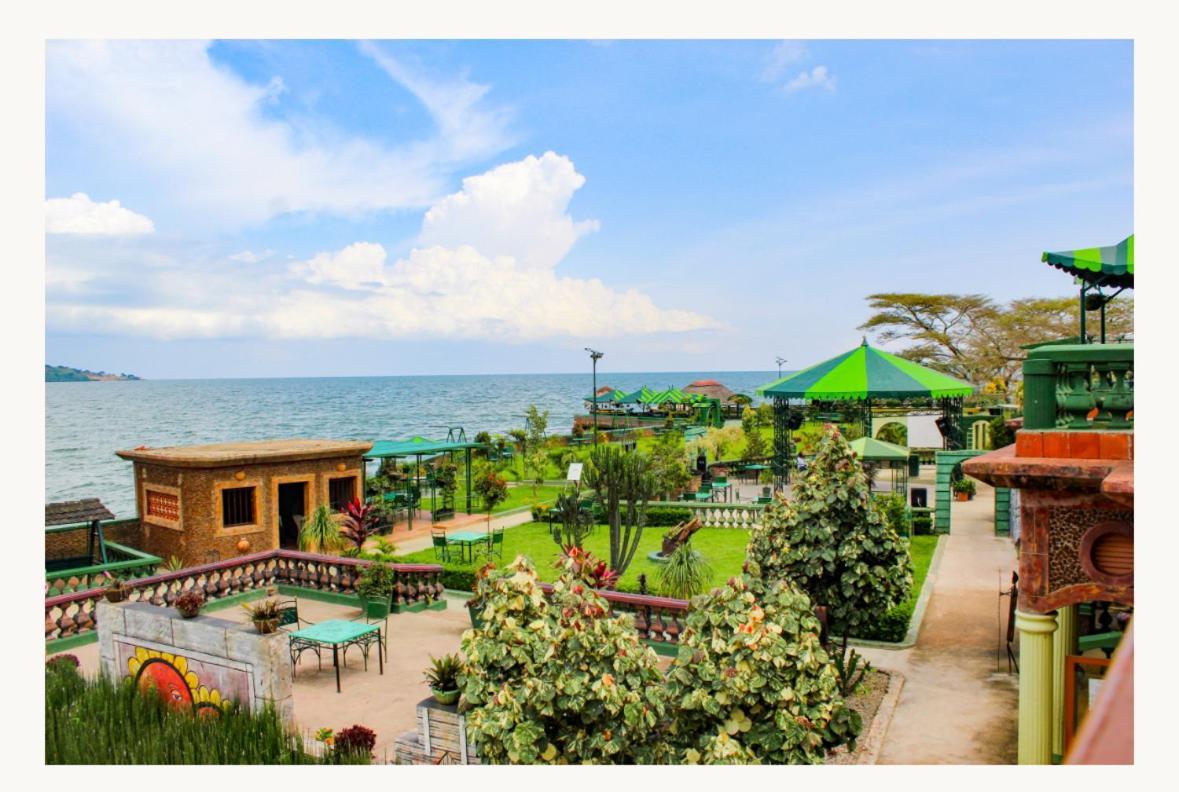 Country Lake Resort Garuga เอนเทบเบ้ ภายนอก รูปภาพ