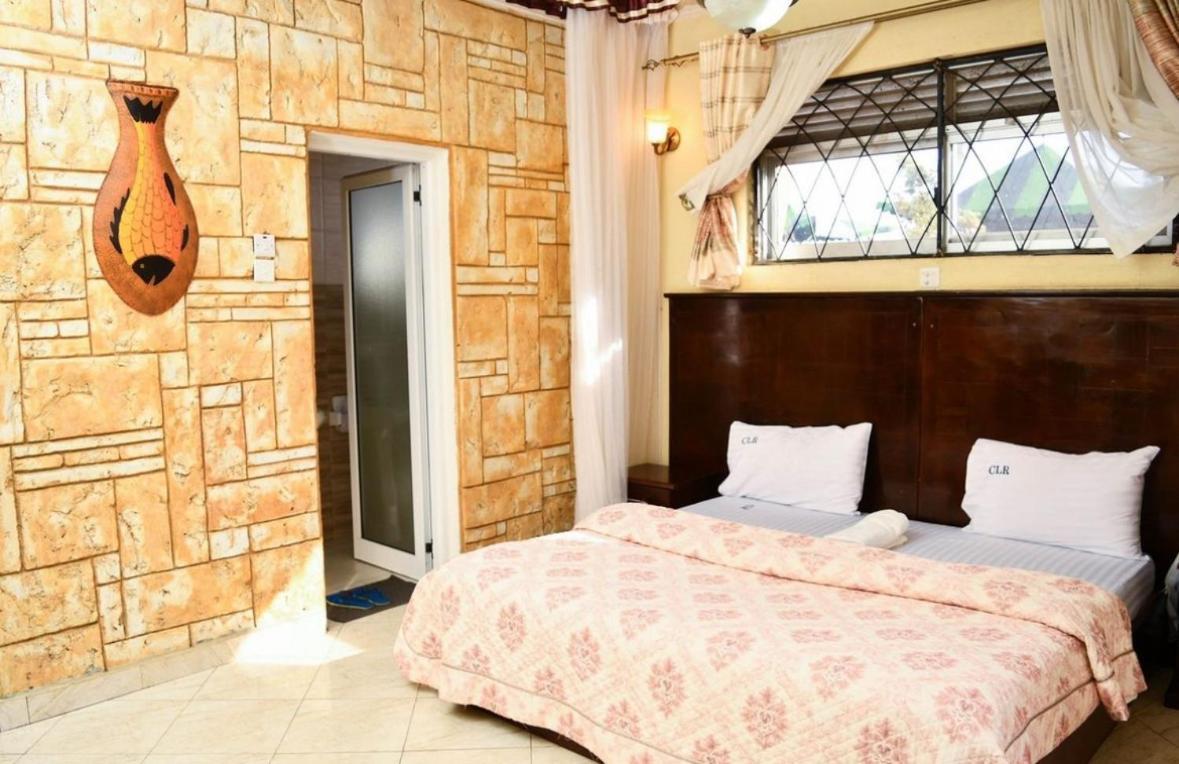Country Lake Resort Garuga เอนเทบเบ้ ภายนอก รูปภาพ