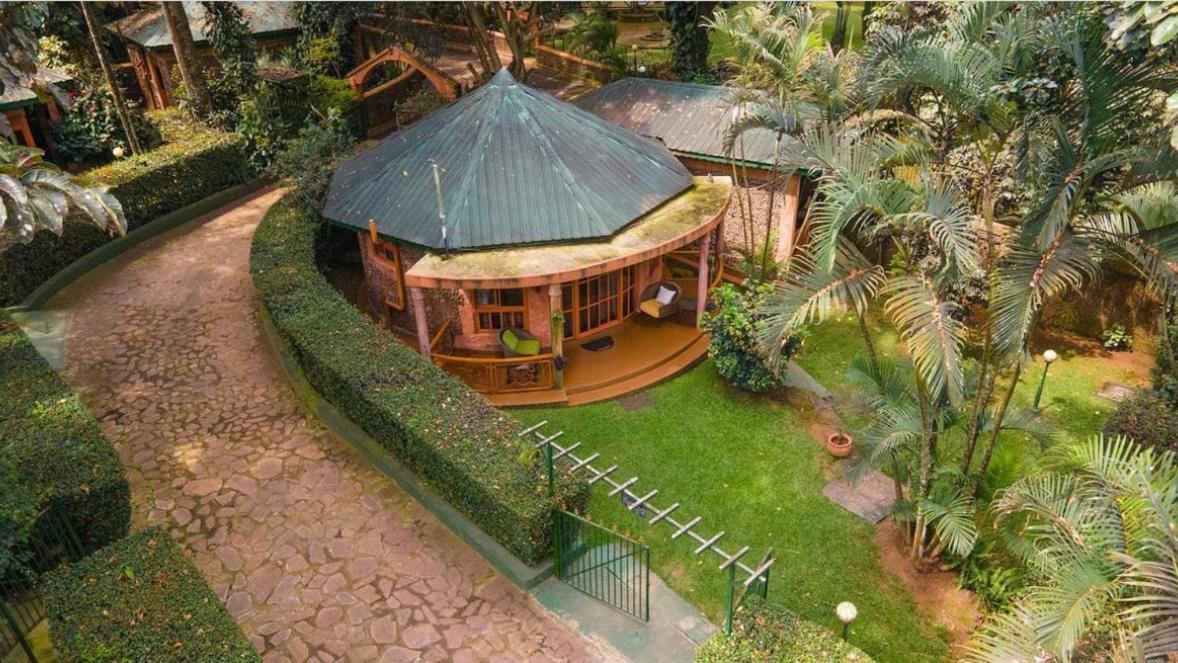 Country Lake Resort Garuga เอนเทบเบ้ ภายนอก รูปภาพ