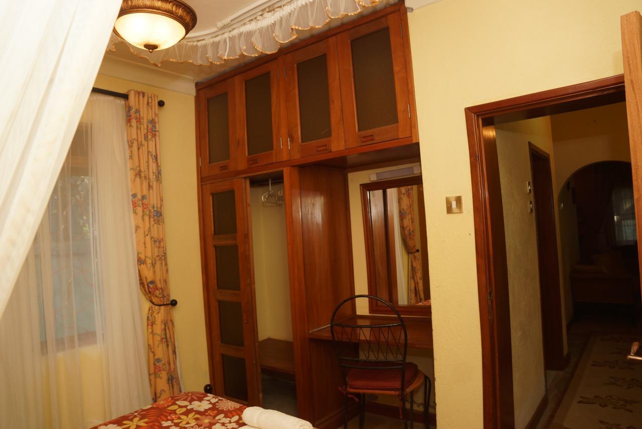 Country Lake Resort Garuga เอนเทบเบ้ ภายนอก รูปภาพ